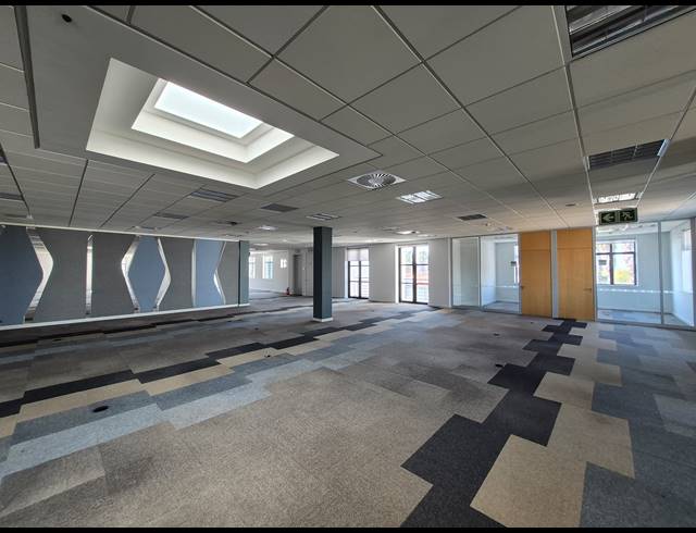 902M² OFFICE TO LET IN ILLOVO